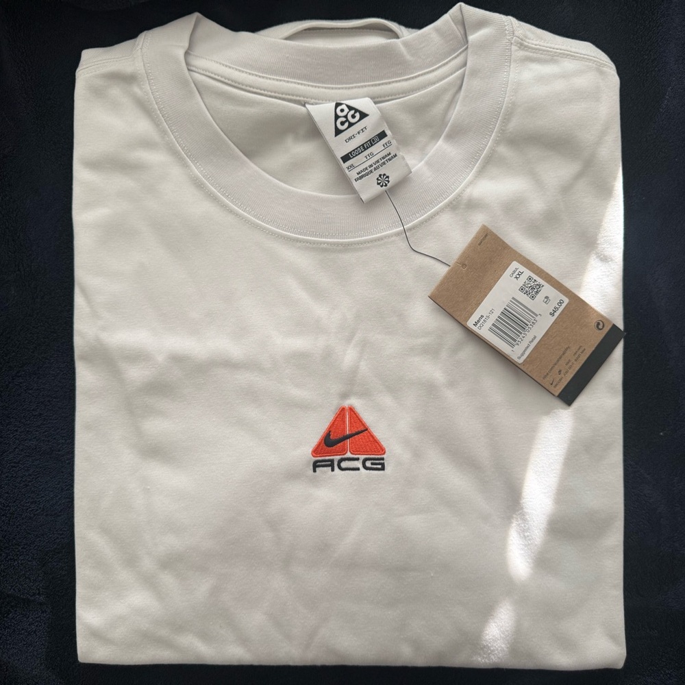 Nike White Short Sleeve Tee